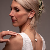 Ohrstecker Yuki | weißer Beton