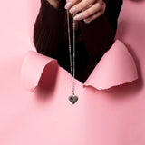 Herzkette Maliya | anthrazitfarbener Beton